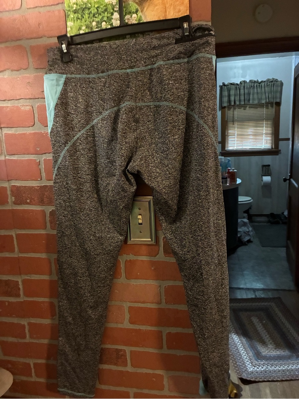 WinWin Gray Heathered Leggings with Light Blue Accents
